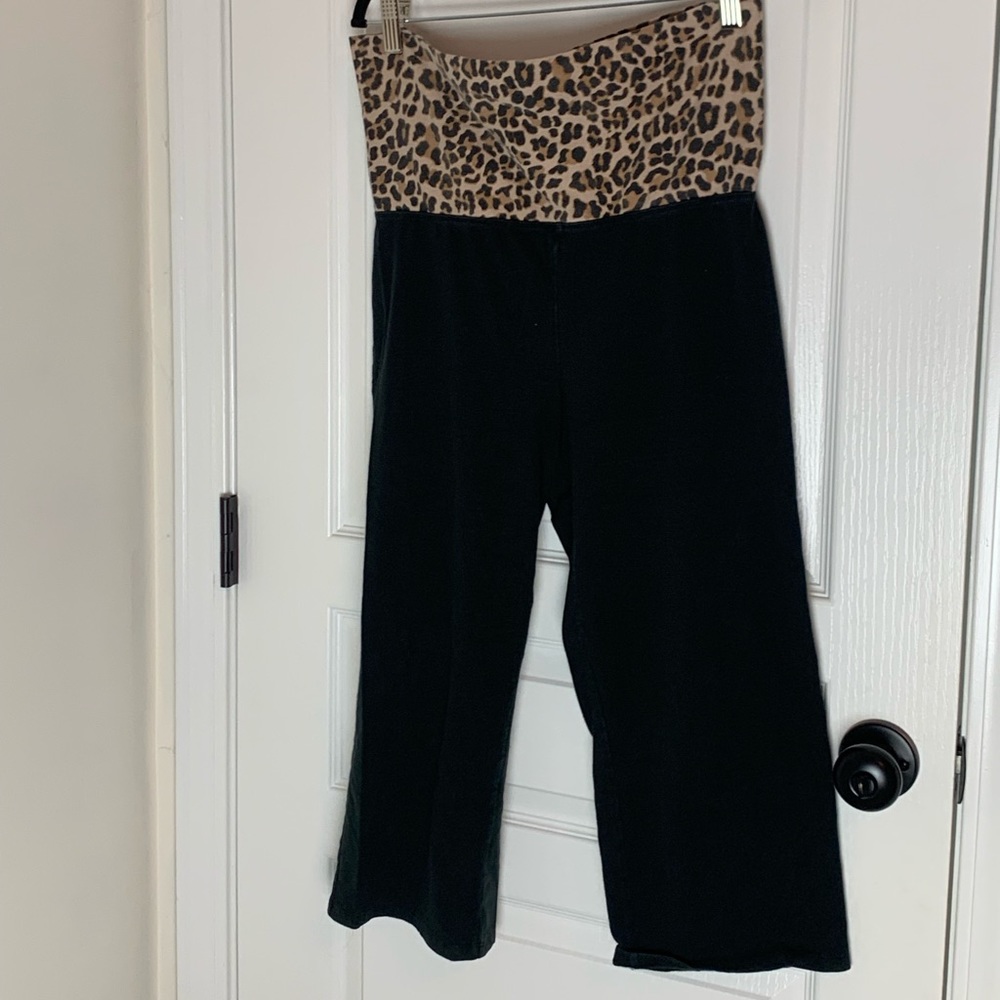 VS Pink Capri leggings